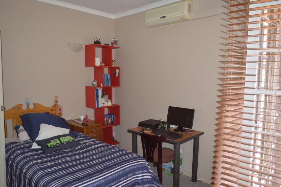 5 Bedroom Property for Sale in Wilkoppies North West